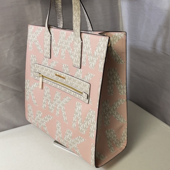 Michael Kors Tote Bag - Picture 3 of 14